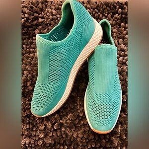 New J Slides Urban Sport Mint Blue Sneakers/Shoes Size 7